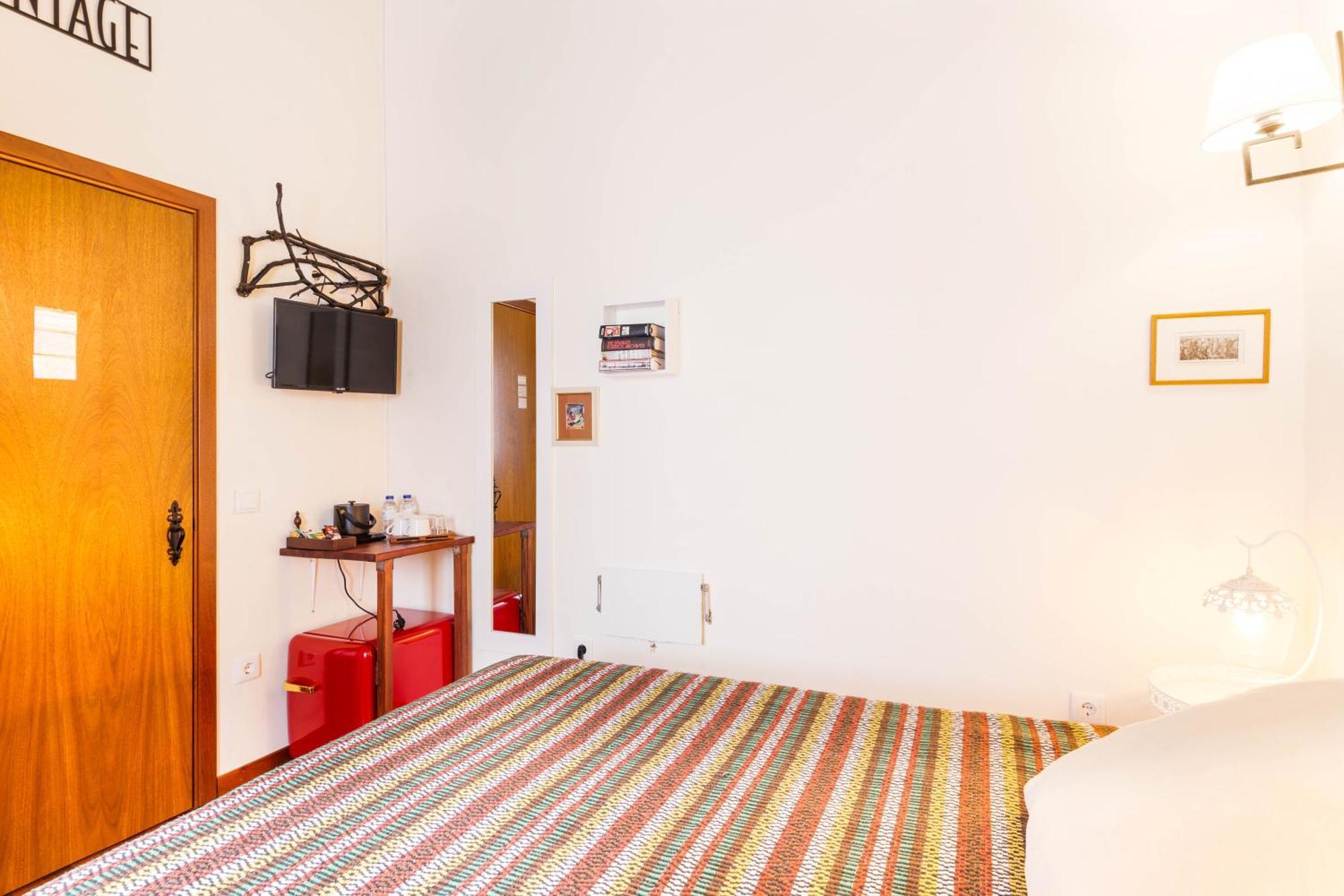 Refugio Das Artes Guesthouse Porto de Mós Extérieur photo