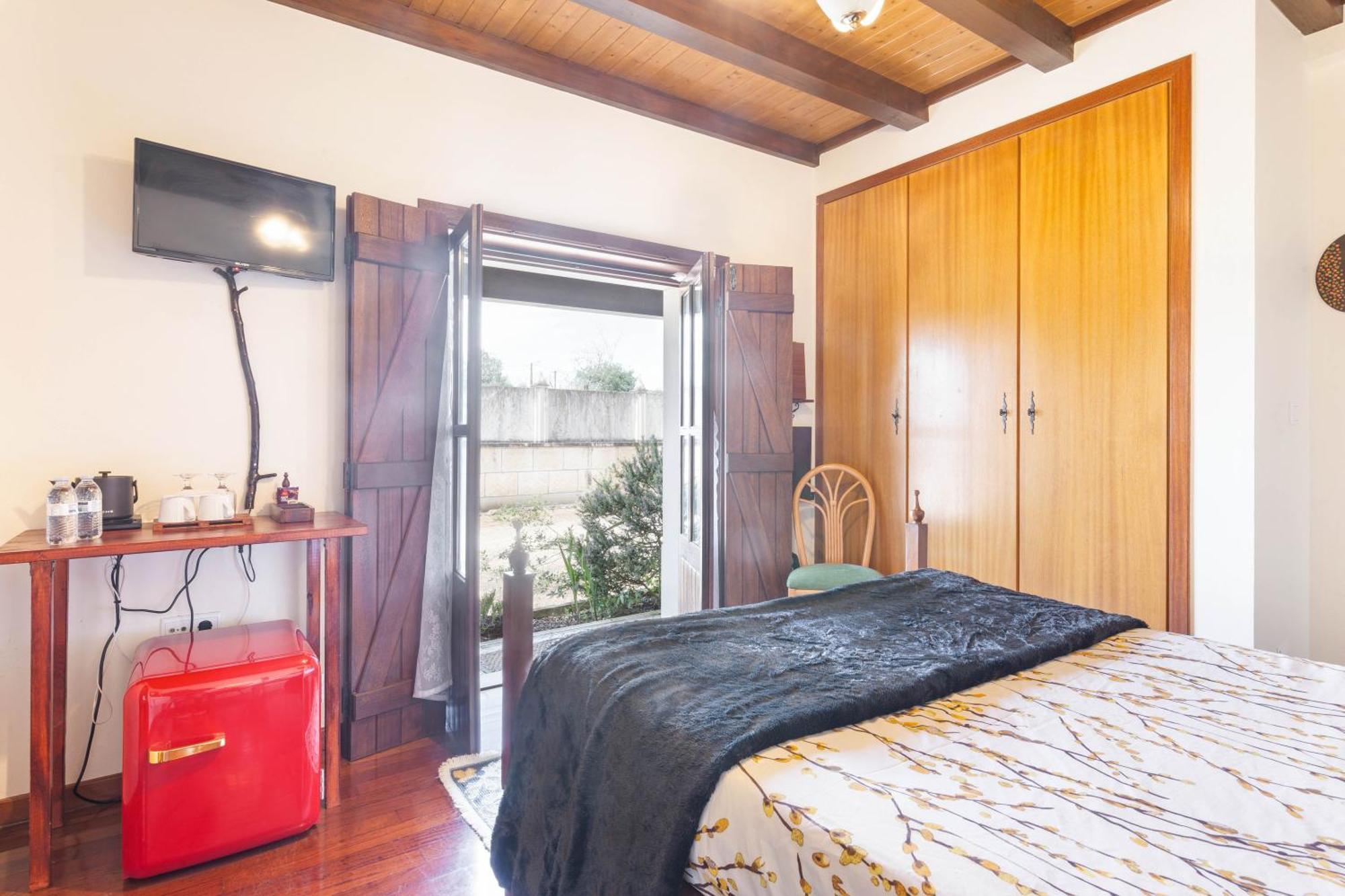 Refugio Das Artes Guesthouse Porto de Mós Extérieur photo